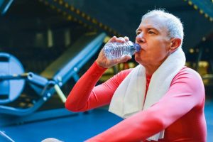 Hydratation de la personne âgée: repères et signes d'alerte