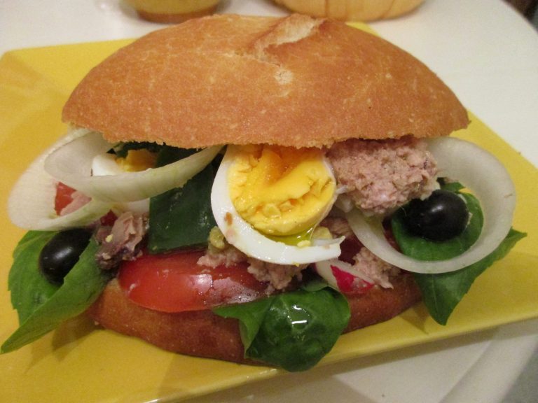 Recette pan bagnat niçois - Guide authentique
